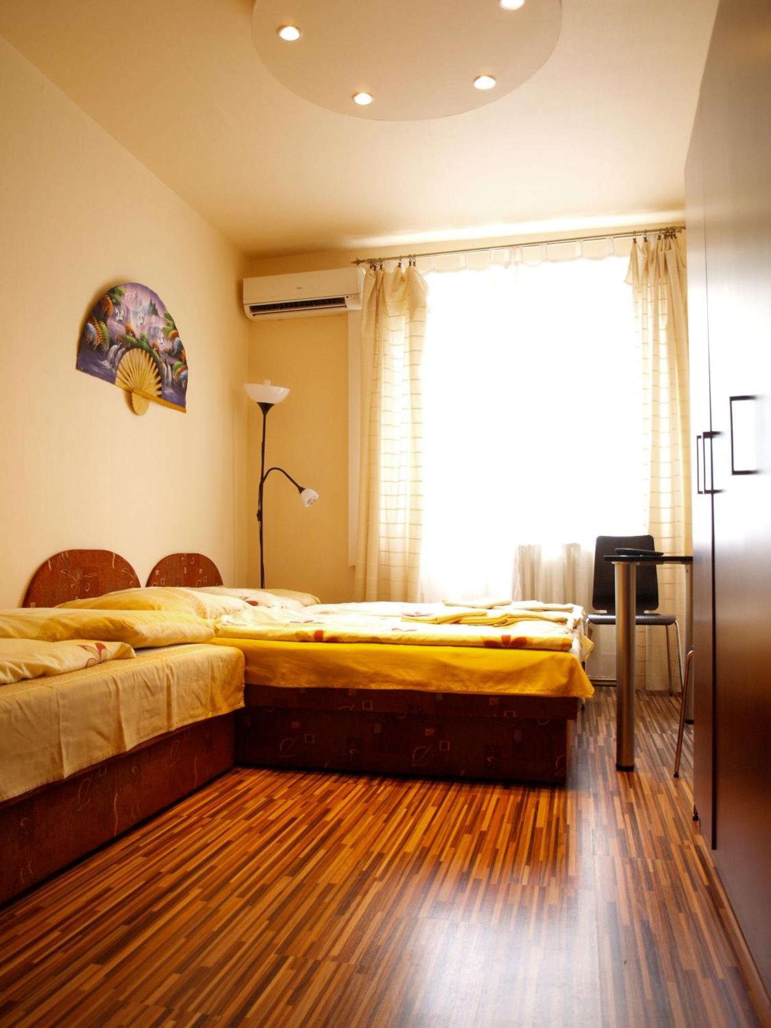 Victor Hugo Top Apartman, Budapest